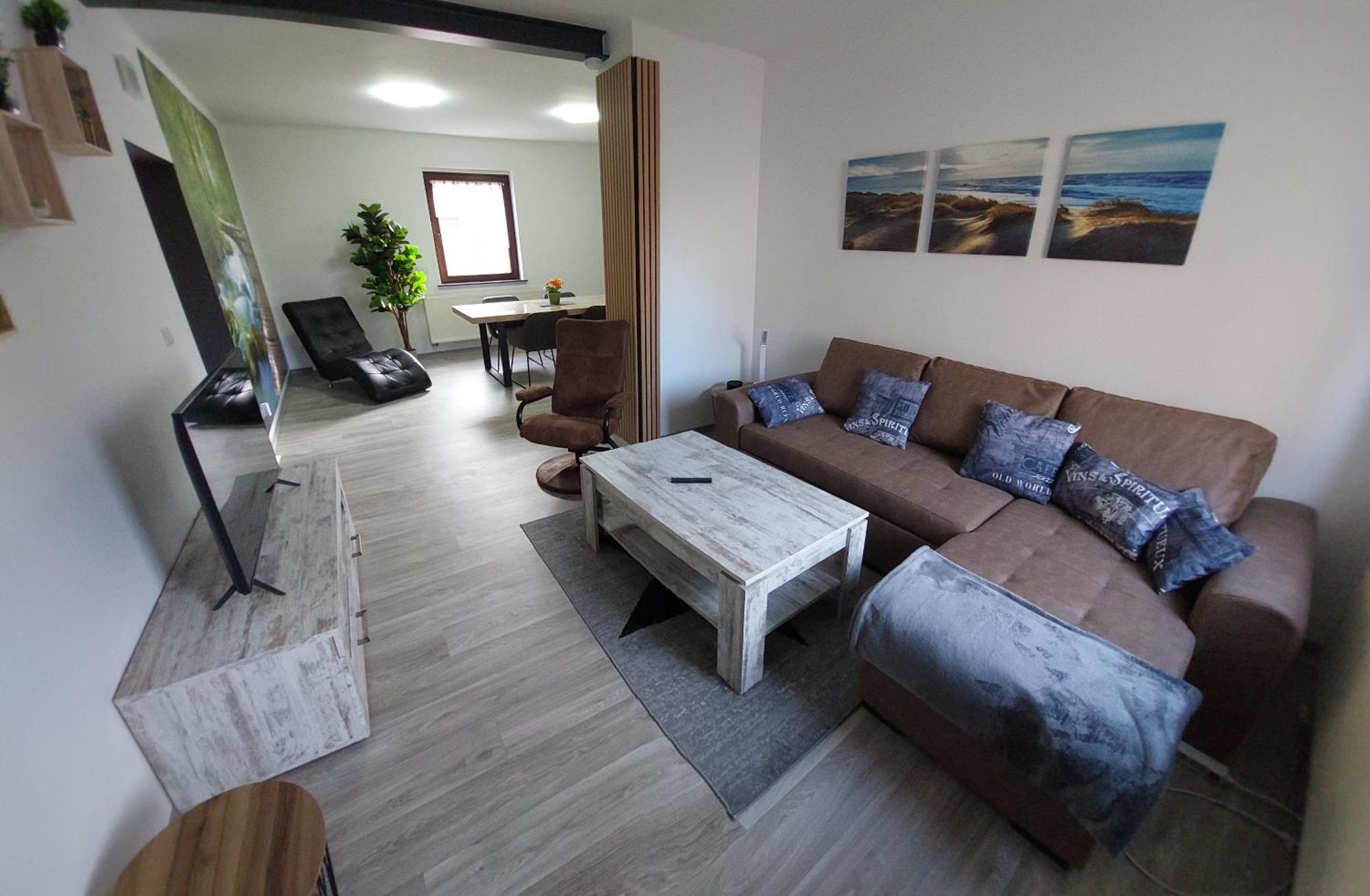 Ganze Ferienwohnung 5 Km Von Erfurt, Mit Kaffeevollautomat, Tv, Wlan, Boxspringbett, Schlafsofa Und Einkaufsmoeglichkeiten, Sehr Gute Anbindung Zur A71 Und A4, Kostenloser Oeff Parkplatz Fuer Pkw Und Transporter Elxleben Екстериор снимка