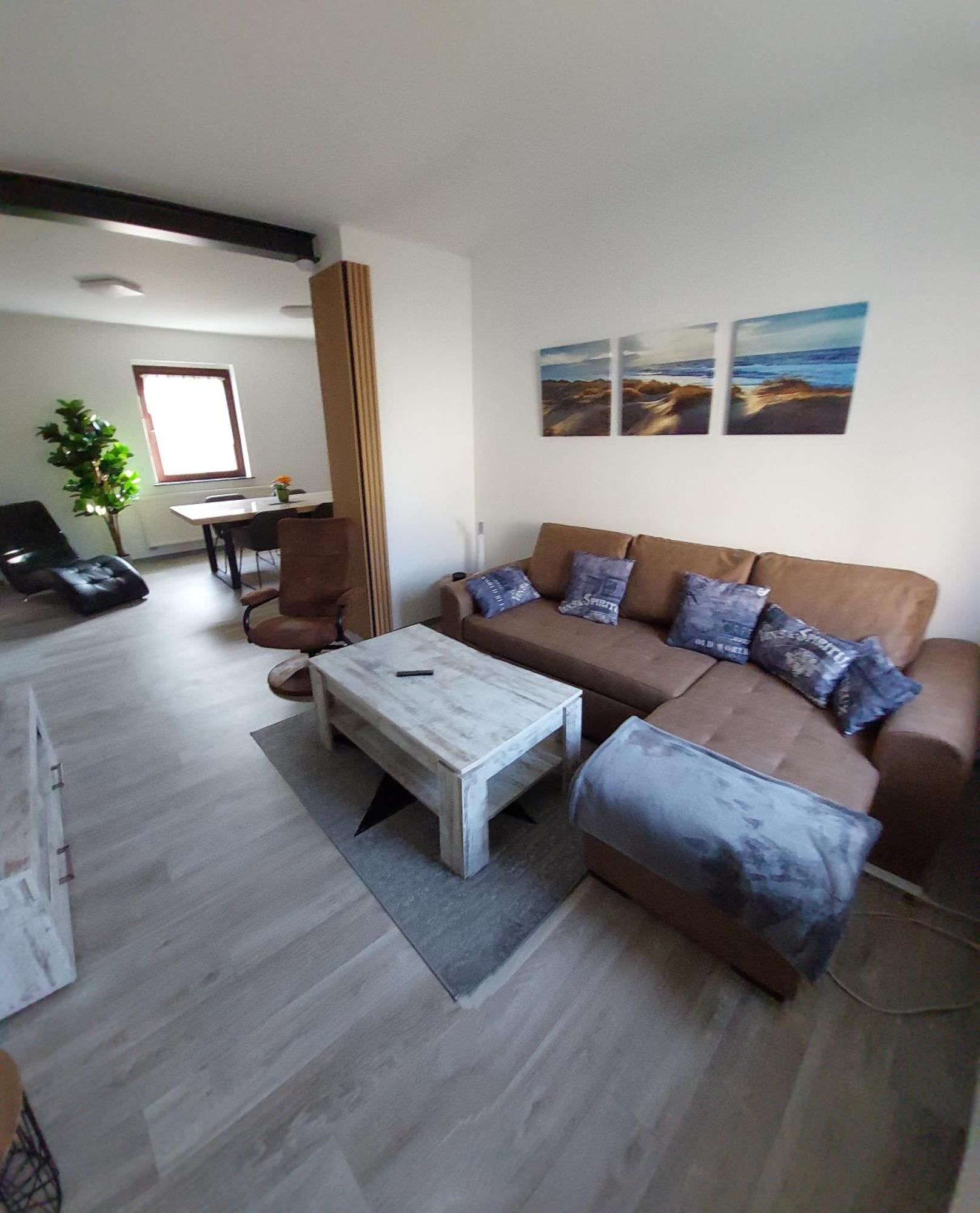 Ganze Ferienwohnung 5 Km Von Erfurt, Mit Kaffeevollautomat, Tv, Wlan, Boxspringbett, Schlafsofa Und Einkaufsmoeglichkeiten, Sehr Gute Anbindung Zur A71 Und A4, Kostenloser Oeff Parkplatz Fuer Pkw Und Transporter Elxleben Екстериор снимка