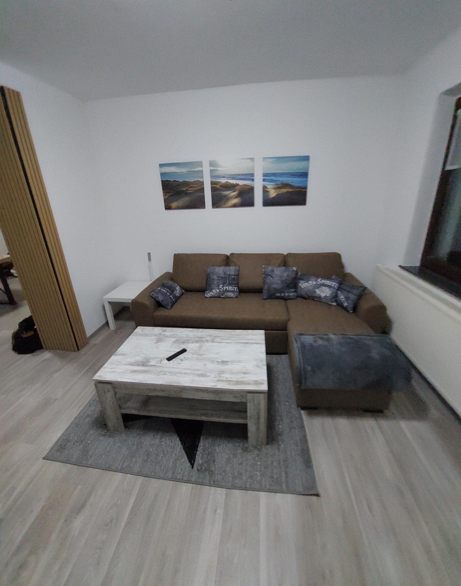Ganze Ferienwohnung 5 Km Von Erfurt, Mit Kaffeevollautomat, Tv, Wlan, Boxspringbett, Schlafsofa Und Einkaufsmoeglichkeiten, Sehr Gute Anbindung Zur A71 Und A4, Kostenloser Oeff Parkplatz Fuer Pkw Und Transporter Elxleben Екстериор снимка