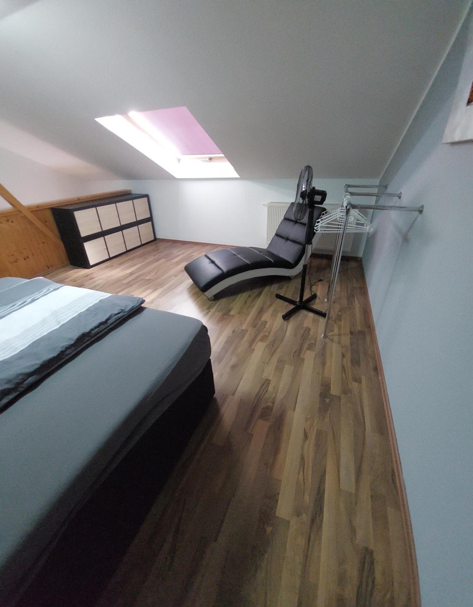 Ganze Ferienwohnung 5 Km Von Erfurt, Mit Kaffeevollautomat, Tv, Wlan, Boxspringbett, Schlafsofa Und Einkaufsmoeglichkeiten, Sehr Gute Anbindung Zur A71 Und A4, Kostenloser Oeff Parkplatz Fuer Pkw Und Transporter Elxleben Екстериор снимка