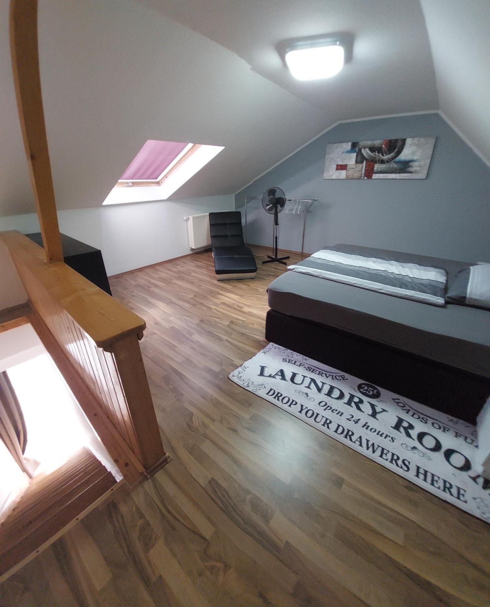 Ganze Ferienwohnung 5 Km Von Erfurt, Mit Kaffeevollautomat, Tv, Wlan, Boxspringbett, Schlafsofa Und Einkaufsmoeglichkeiten, Sehr Gute Anbindung Zur A71 Und A4, Kostenloser Oeff Parkplatz Fuer Pkw Und Transporter Elxleben Екстериор снимка