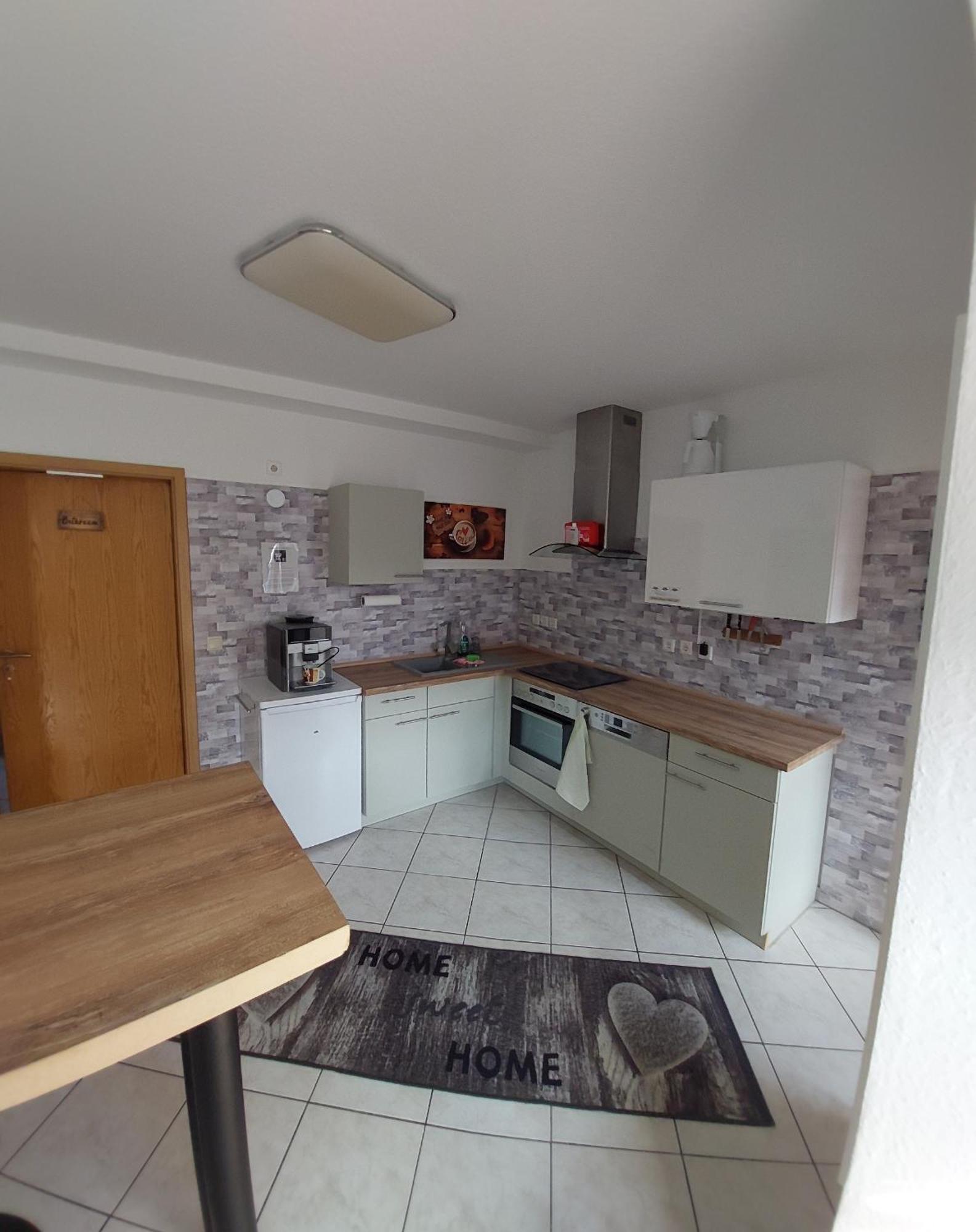 Ganze Ferienwohnung 5 Km Von Erfurt, Mit Kaffeevollautomat, Tv, Wlan, Boxspringbett, Schlafsofa Und Einkaufsmoeglichkeiten, Sehr Gute Anbindung Zur A71 Und A4, Kostenloser Oeff Parkplatz Fuer Pkw Und Transporter Elxleben Екстериор снимка
