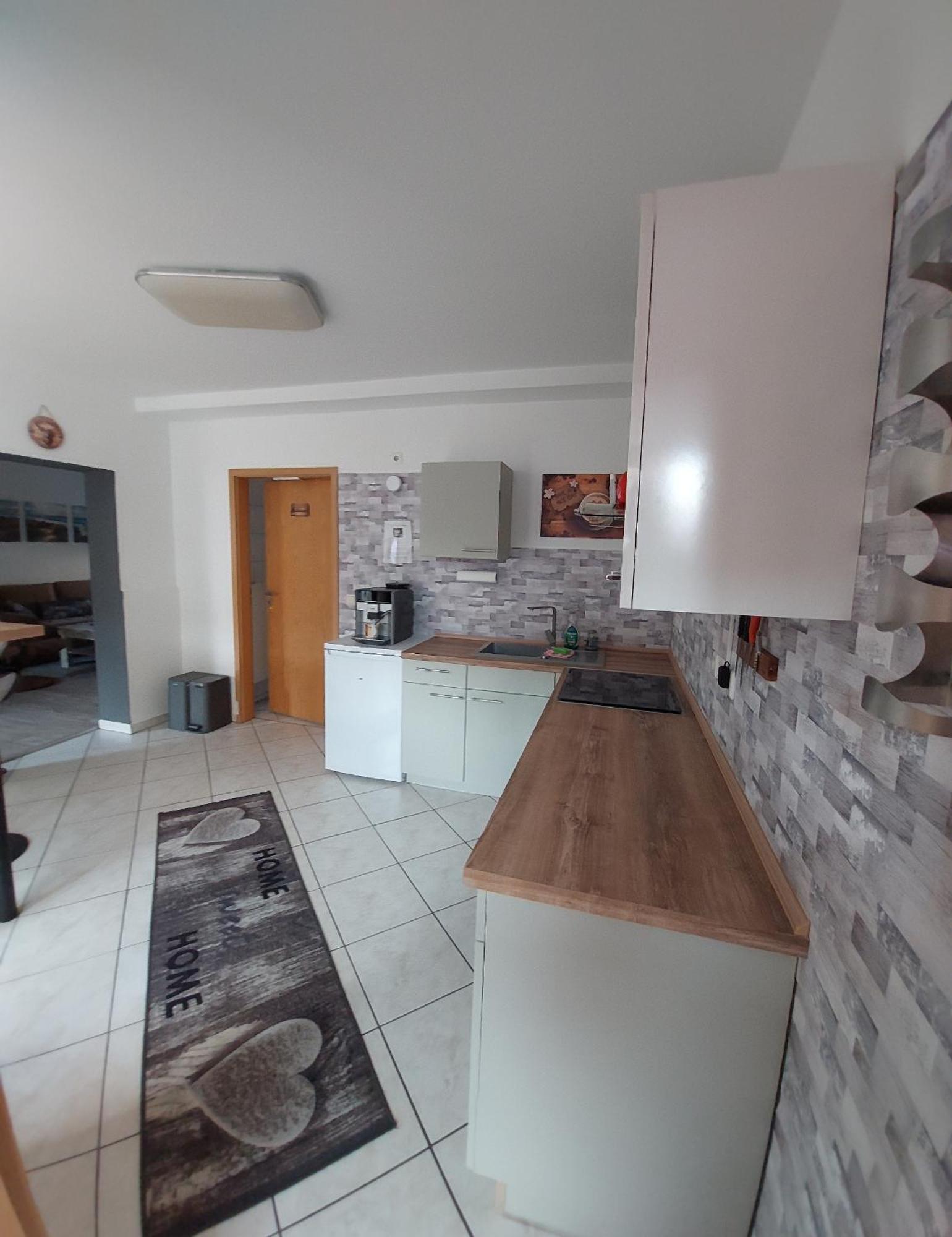 Ganze Ferienwohnung 5 Km Von Erfurt, Mit Kaffeevollautomat, Tv, Wlan, Boxspringbett, Schlafsofa Und Einkaufsmoeglichkeiten, Sehr Gute Anbindung Zur A71 Und A4, Kostenloser Oeff Parkplatz Fuer Pkw Und Transporter Elxleben Екстериор снимка